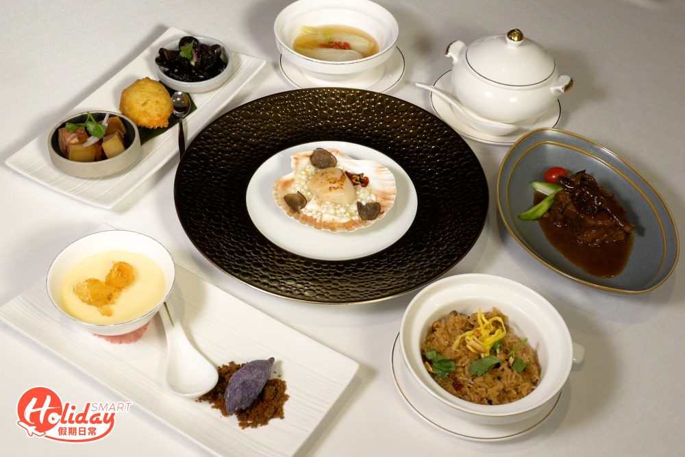 聖誕大餐不一定食西餐,開業半年的中菜廳金鷺湖 Le Vow推出全新冬日套餐,一個價錢可以食勻8道菜,有齊前菜、主食和甜品,包括黑松露蛋白煎北海道帶子和牛肝菌紅燒牛肋條等,菜式相當豐富。