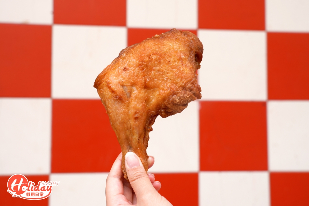 雞髀外皮香脆，而且雞肉嫩滑富有肉汁，入口鹹香。