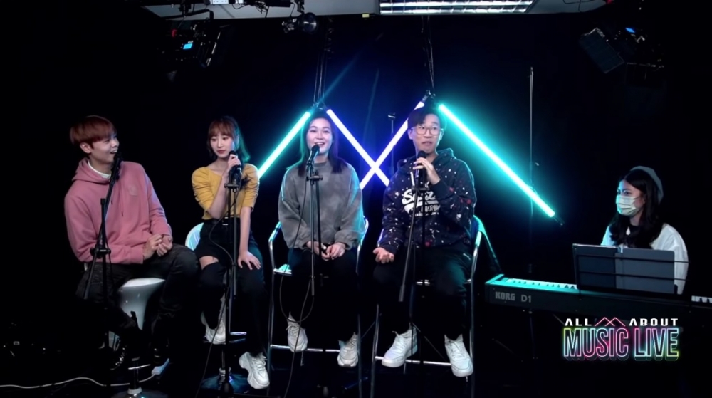 其他人都好似反應唔切，一臉愕然。