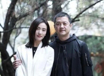 李亞鵬近年被傳有一名少19年女友海哈金喜,近日瘋傳佢結婚消息