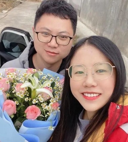 男方父母喺同居1星期後,就已經希望兩人定下婚事!