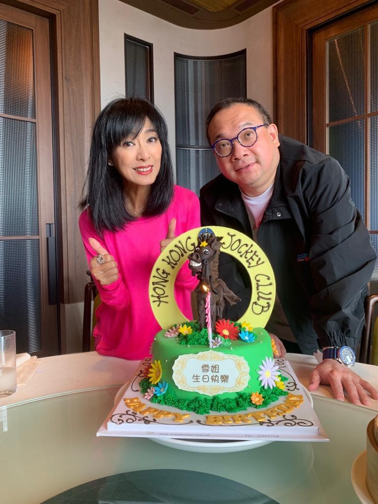 旗下產品以「藥箱都變成首飾箱」呢個口號深入民心