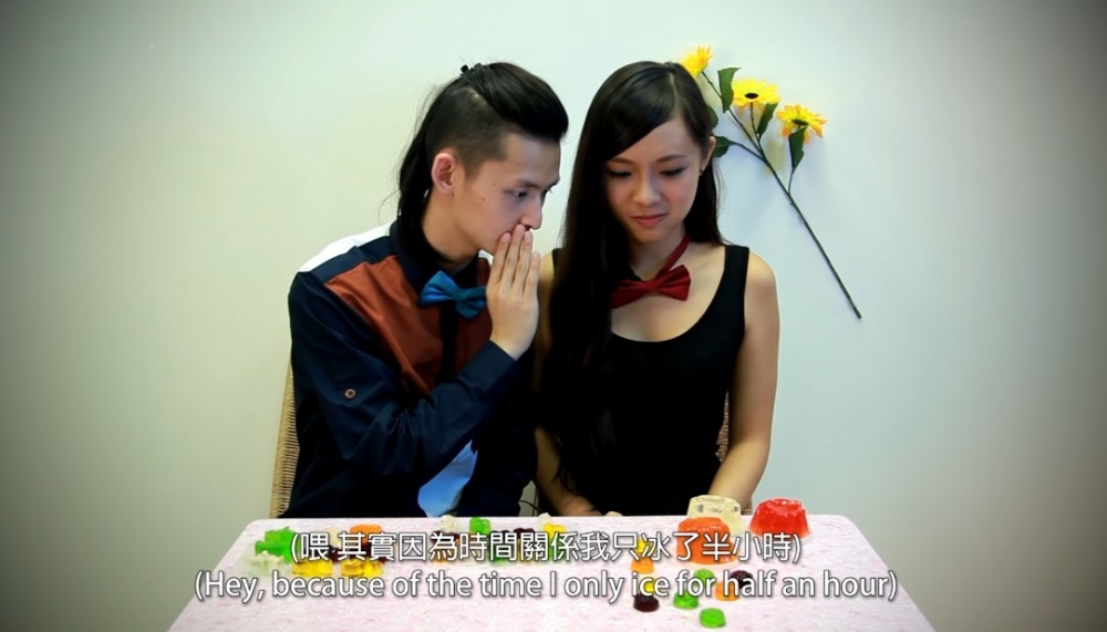 當中唔少影片都有佢女友Meghan參與!