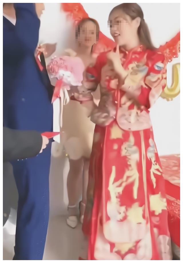 隨著新娘嘅舞蹈攻勢越來越厲害,男方卻突然變臉!