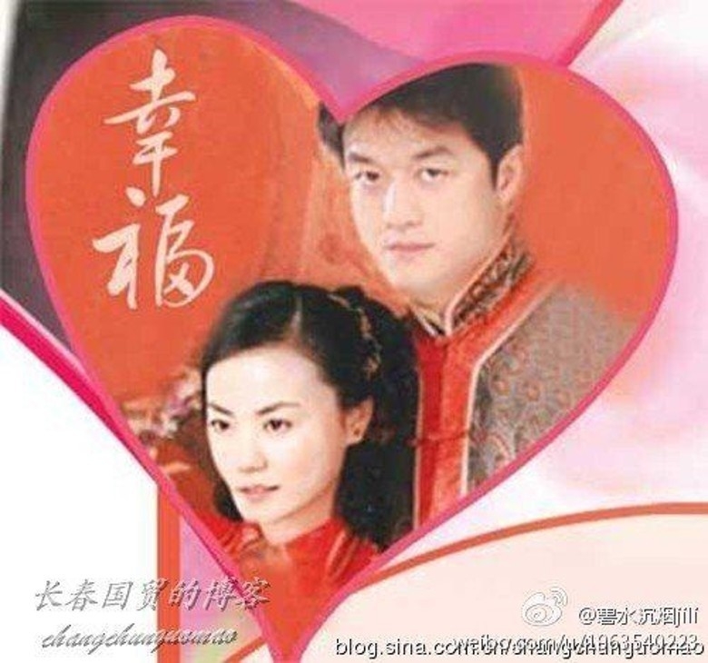王菲與李亞鵬曾是夫妻,雖然二人已離婚,但去年網上流傳著二人嘅陳年結婚照,更被網民笑娘爆