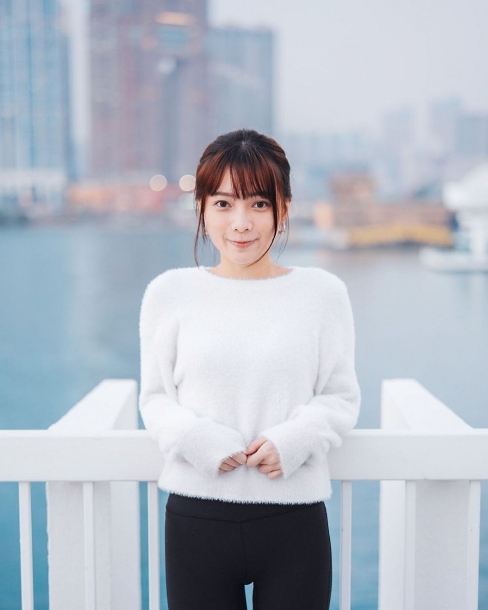 一直「低調」嘅Ash被發現喺IG個人簡介透露已簽約做ViuTV藝人,更有望喺樂壇發展。