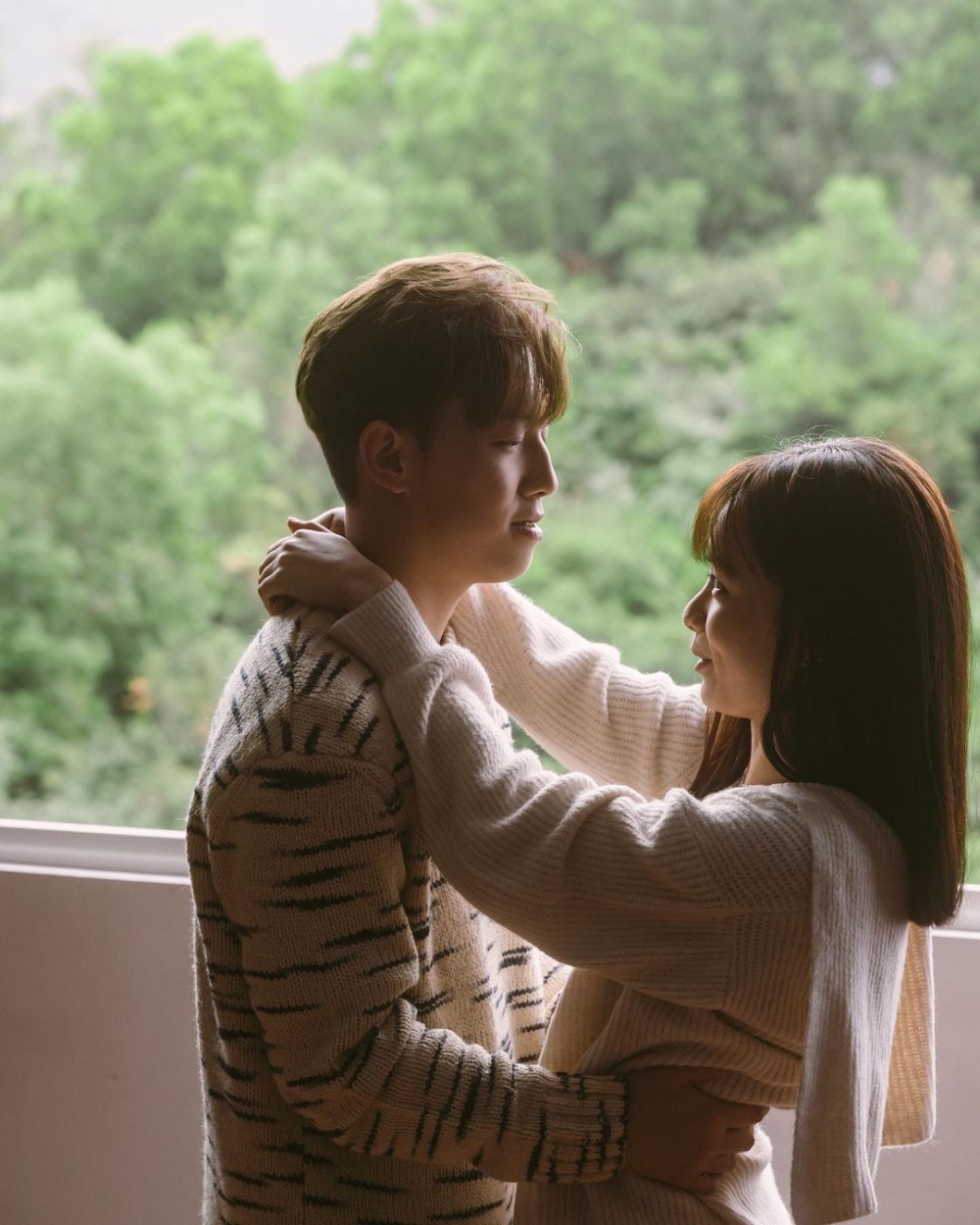 網民亦因為曝光嘅兩張照片而議論紛紛。