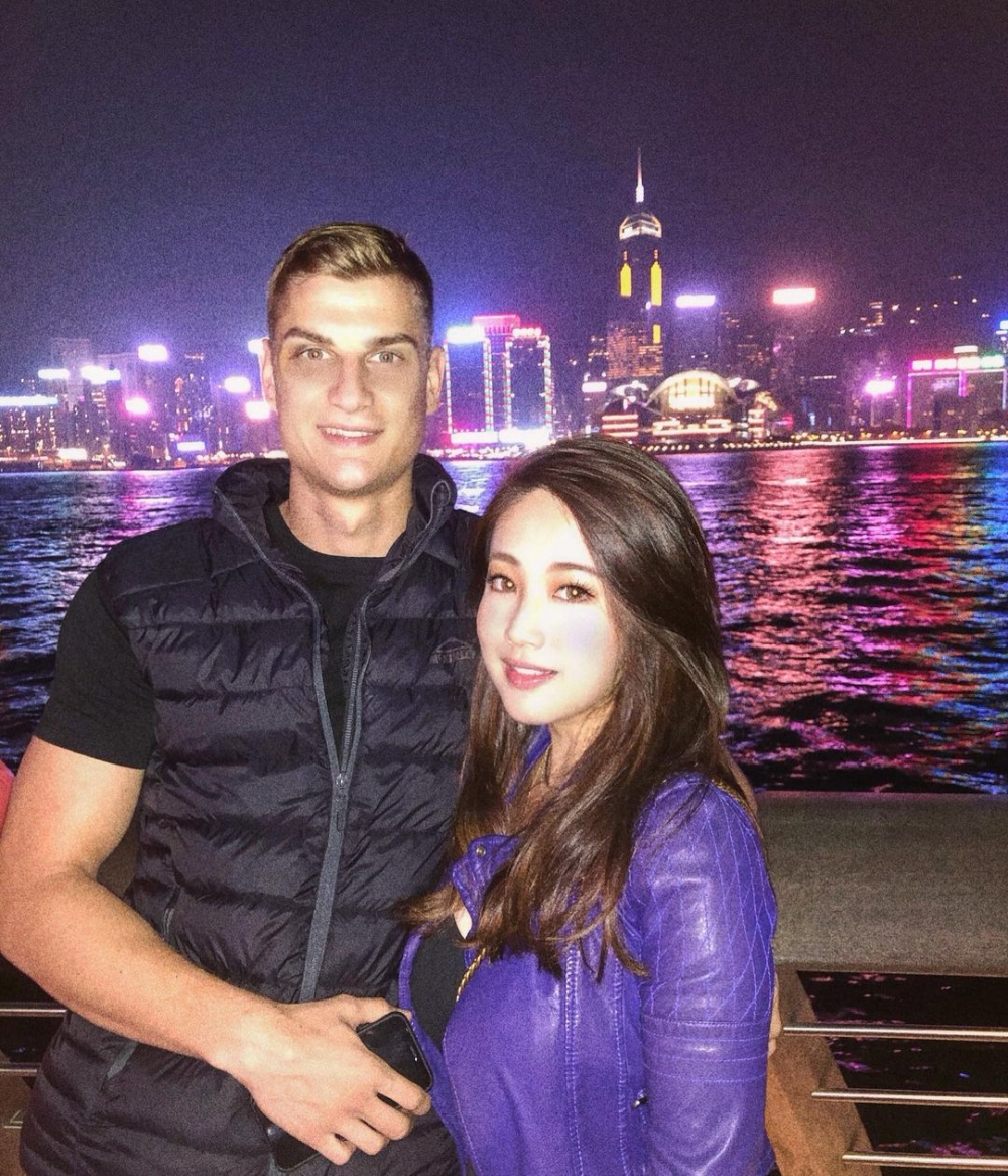 黃文意2019年起與足球員Ivan Marić交往