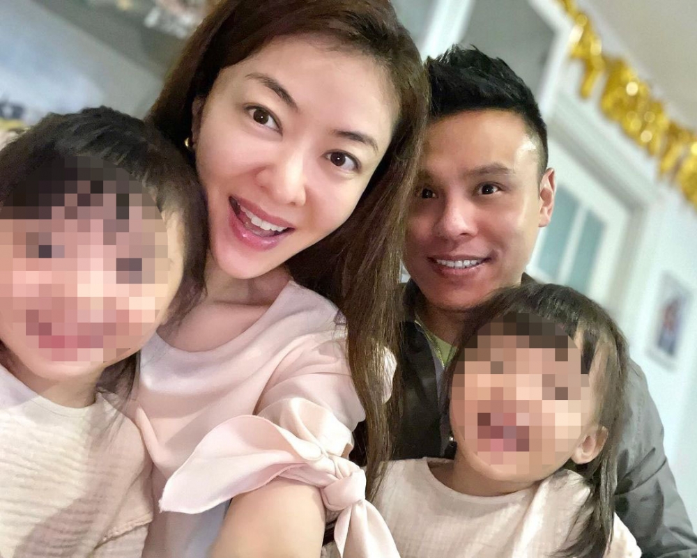 熊黛林稱每日都淨係陪女兒玩、帶佢哋返學。