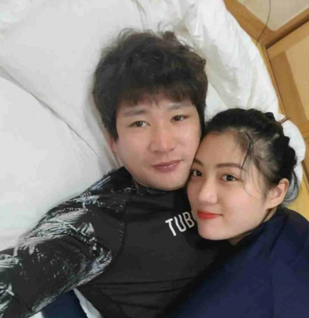 娜薇表示自己被男方外型吸引,話佢睇落好後生,唔似4字頭