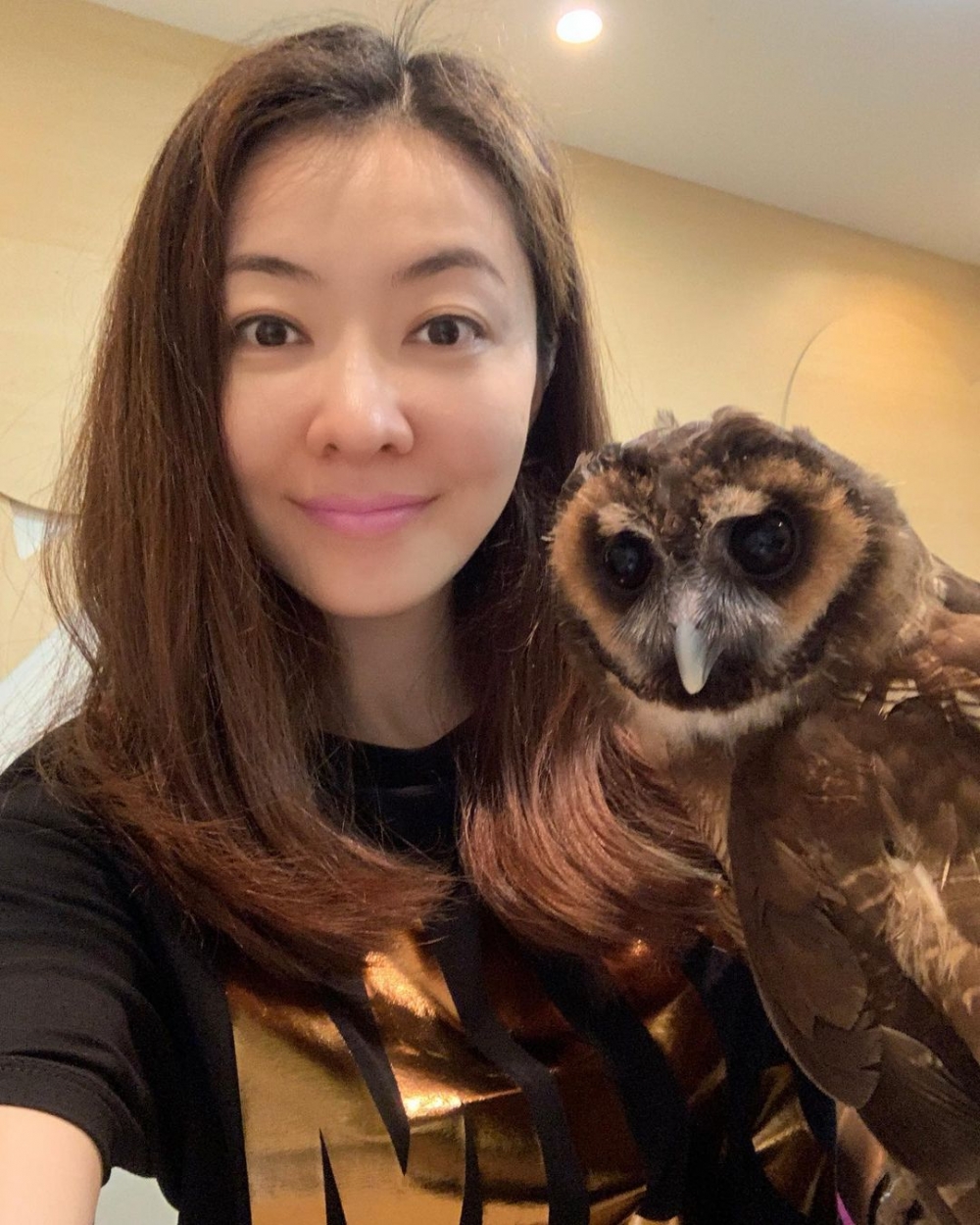 熊黛林亦坦言喺屋企做全職媽媽辛苦過拍戲,所以佢視拍戲為一種放鬆嘅方式。