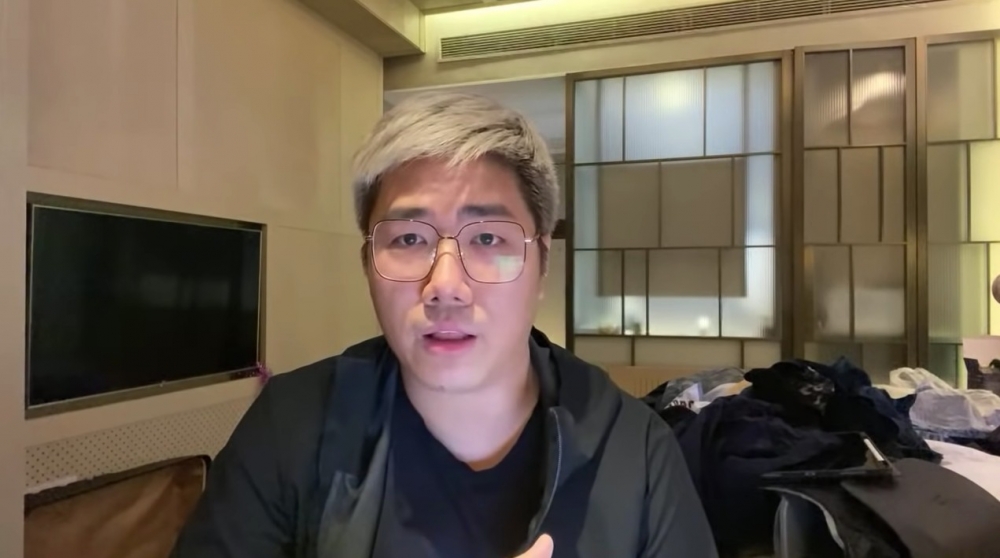 加蔥即刻開直播澄清,佢承認佢同阿晶曾經有過BB,但就指佢無迫阿晶做任何嘢。