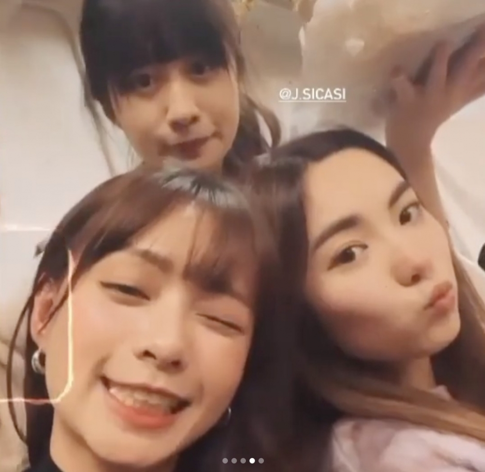 Sica fans指批評Sica身邊嘅人,反而會令Sica更唔開心。