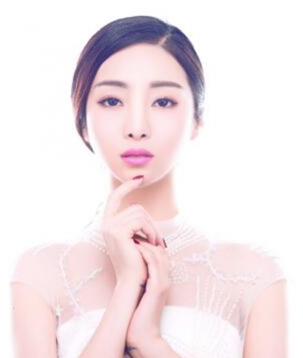 李雪珂及後開設模特兒學校