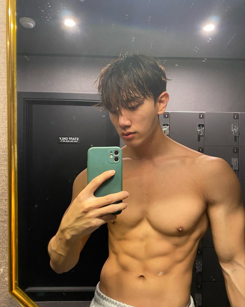 因為宋智雅根本連IG帳號都冇follow男方!