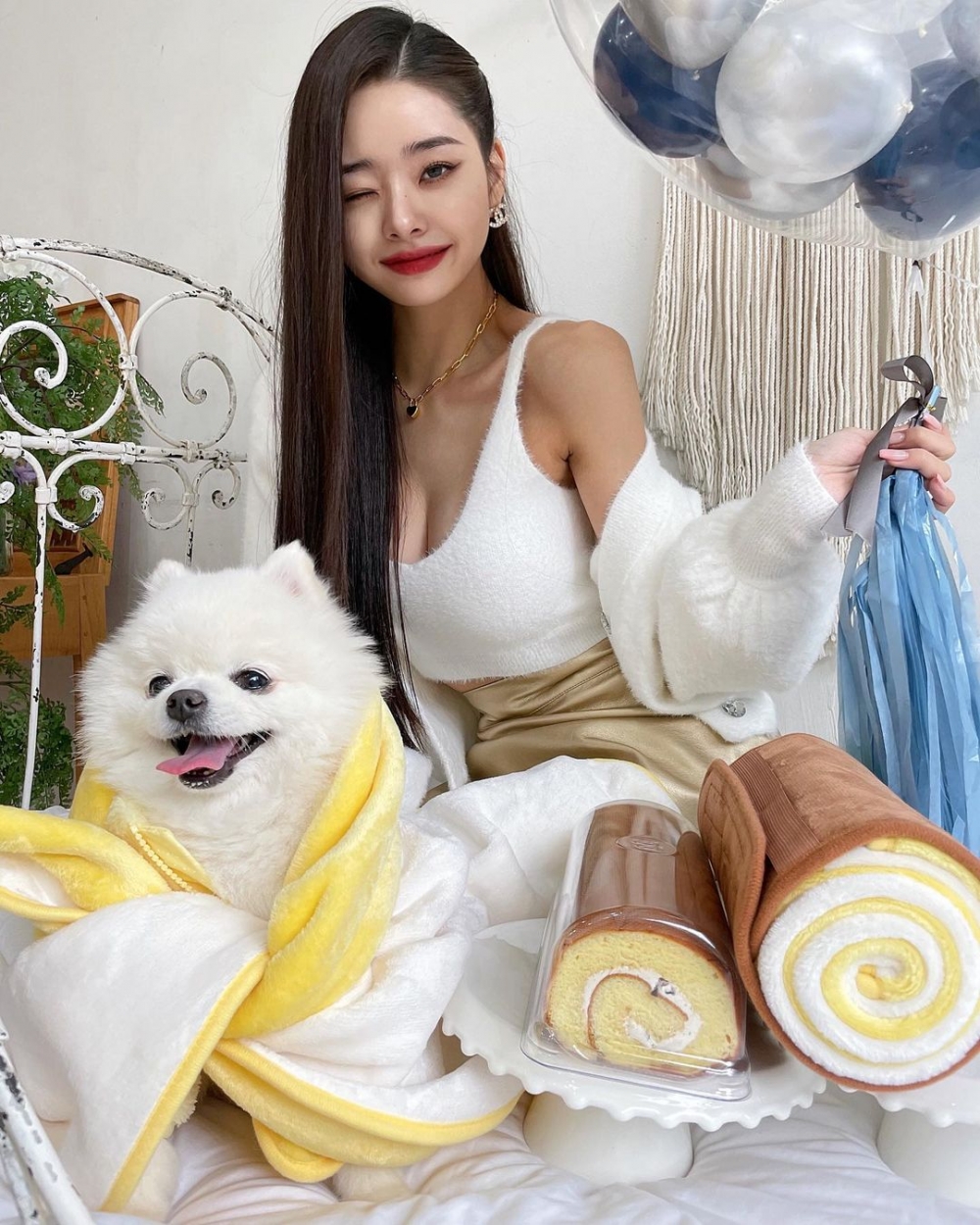 現年25歲嘅宋智雅係YouTuber和模特兒