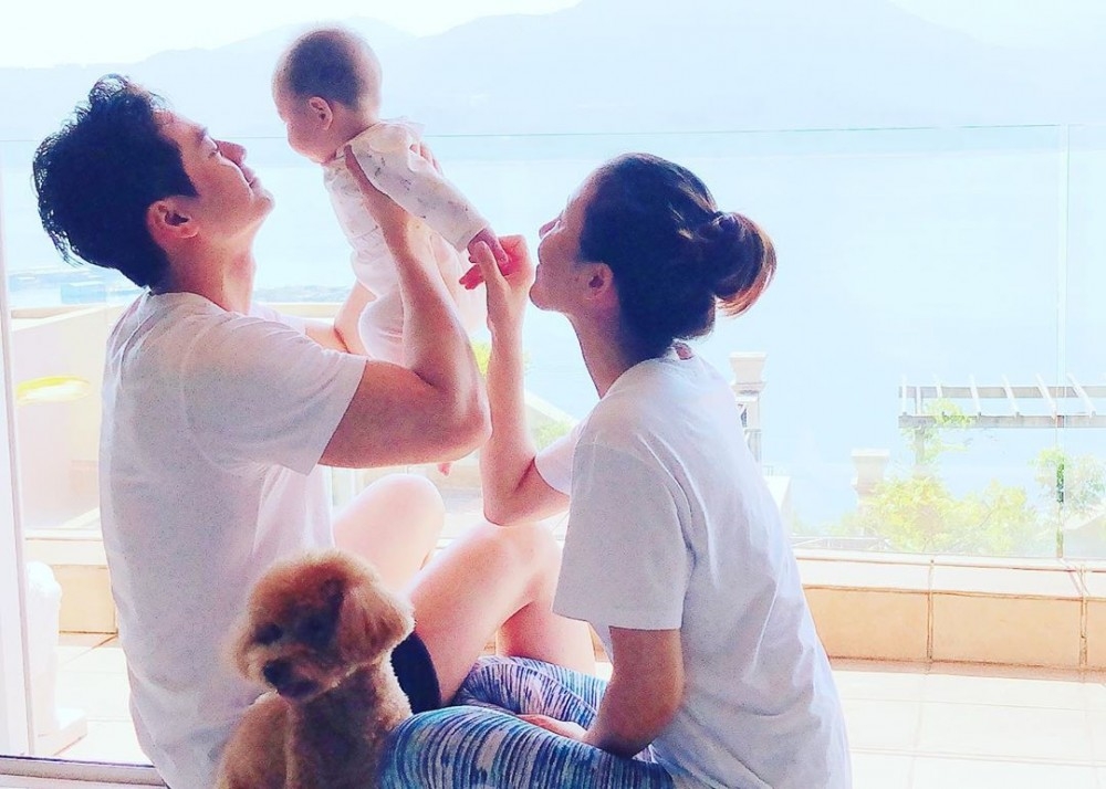 羅子溢楊茜堯夫婦喺大女「小珍珠」羅翊心半歲生日時宣佈為咗家人更好,決定改名為羅子溢、楊茜堯。