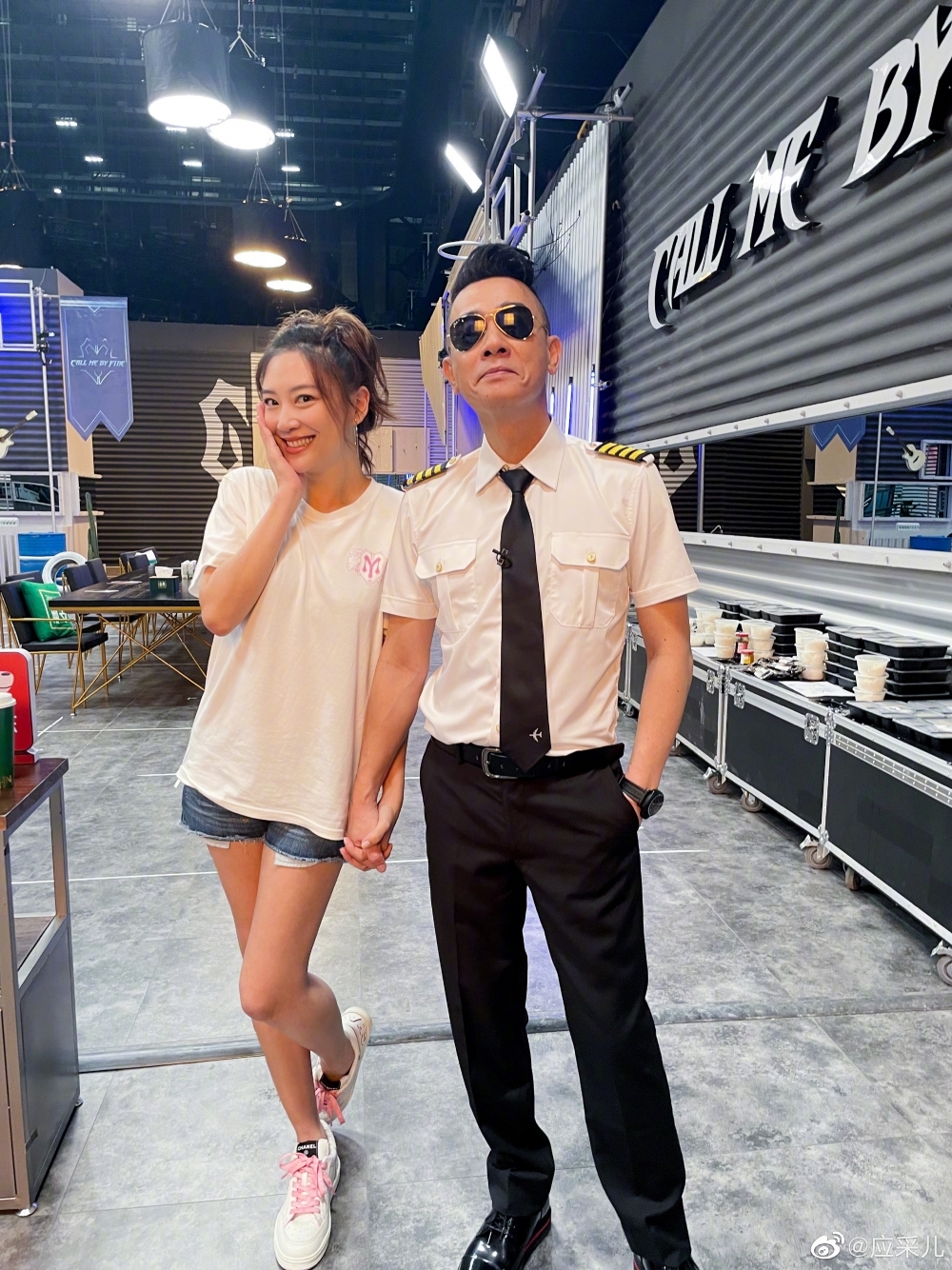 報道稱陳小春(原名:陳小臻)改名做「陳泰銓」;原名丁文嘅應采兒則改名做「陳丁冉兒」