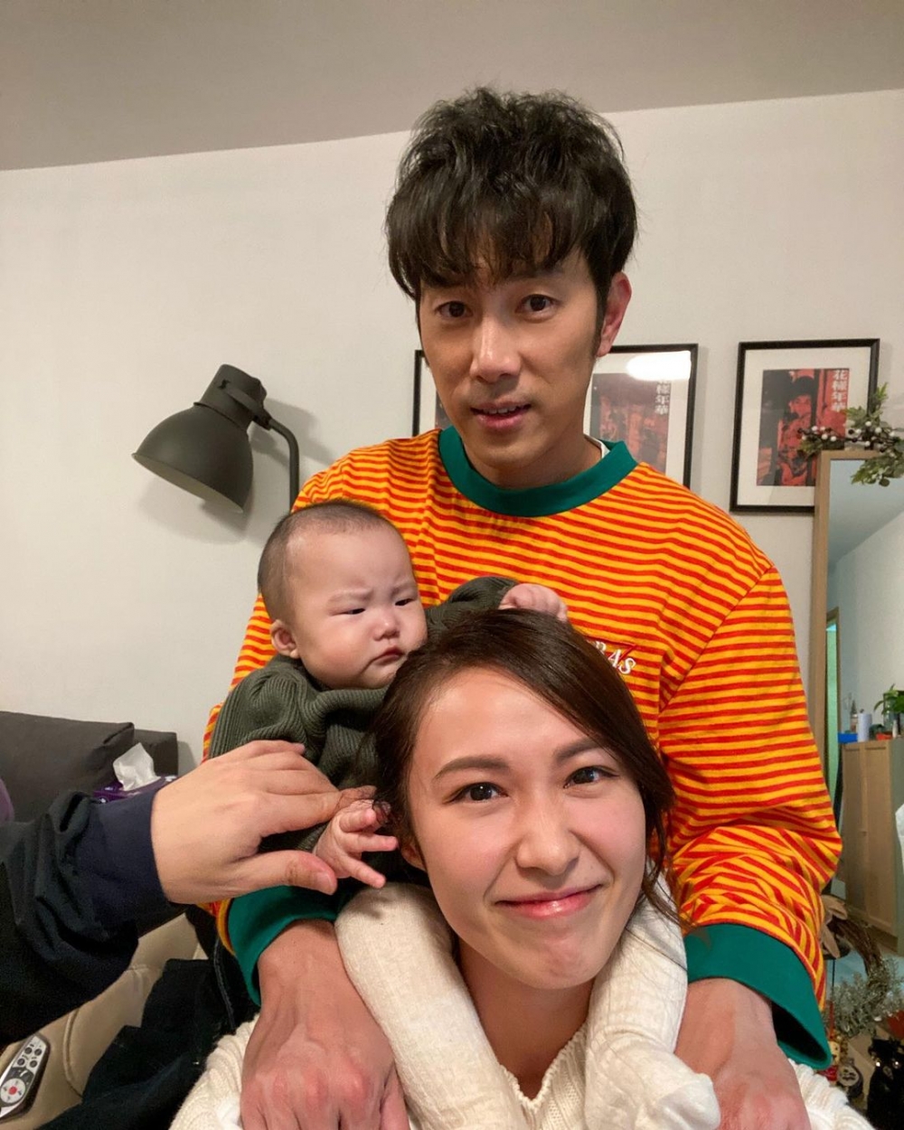 湯怡2021年初無預警宣佈同排舞師麥秋成奉子成婚,一度成為熱話。同年兩人升呢做父母