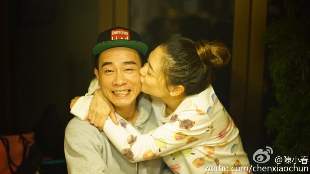 有報道指陳小春夫妻有見羅子溢(原名:羅仲謙)、楊茜堯(原名:楊怡)夫婦改名後事業、家庭都變得更好,亦打算效法。