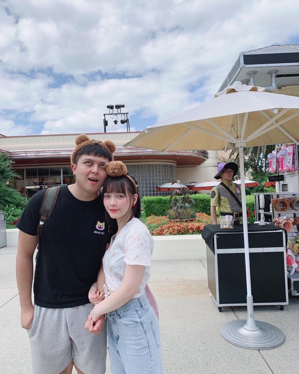 Ash老公龍龍發文證實已經同Ash離婚。