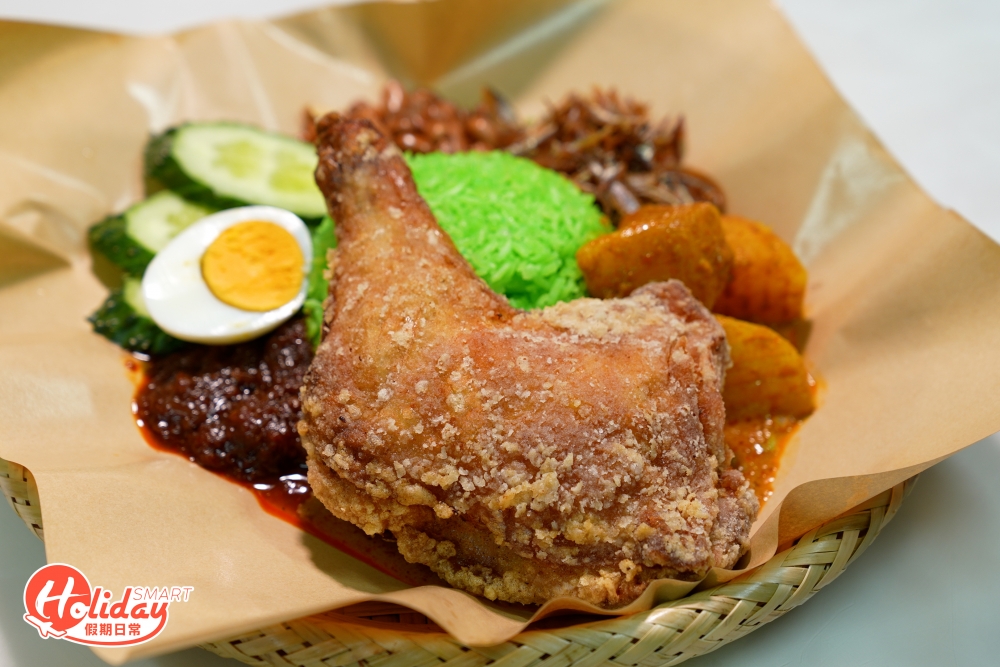 大圍店獨有的生炸全雞髀辣死你嗎椰漿飯,雞髀即叫即炸,內裡夠Juicy。