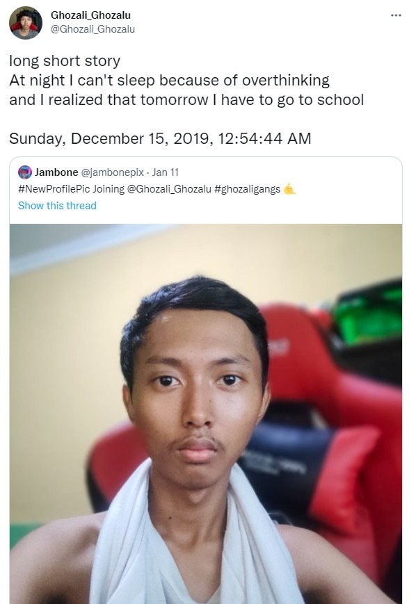印尼男Ghozali Ghozalo在Twitter向其中一位買家解釋拍該張自拍時嘅心情想法