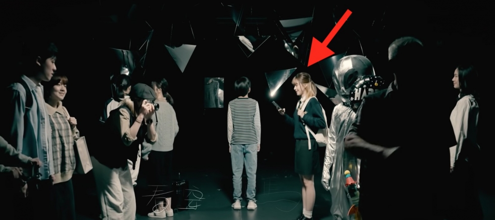 阿蛋喺MV中著校服!
