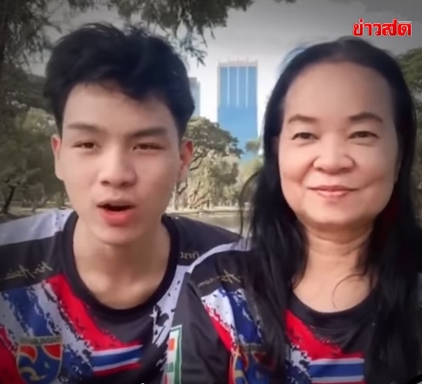 18歲青年透過社交平台認識58歲大媽，並展開網上情緣～