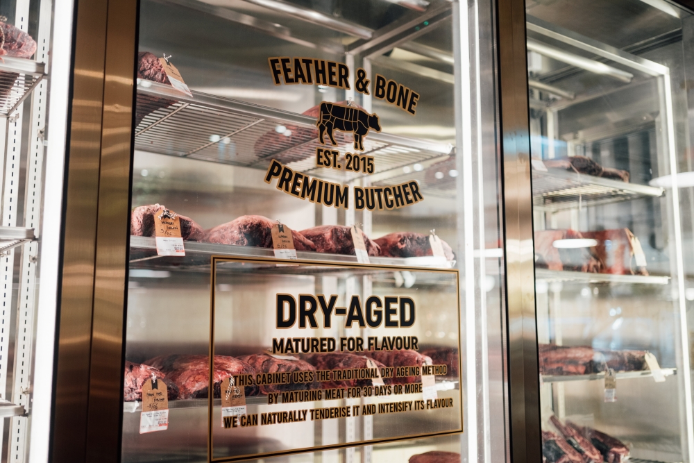 Feather & Bone為今個新年及情人節推出多款食材套餐，就算大家足不出戶，都可以享受到美酒佳餚。