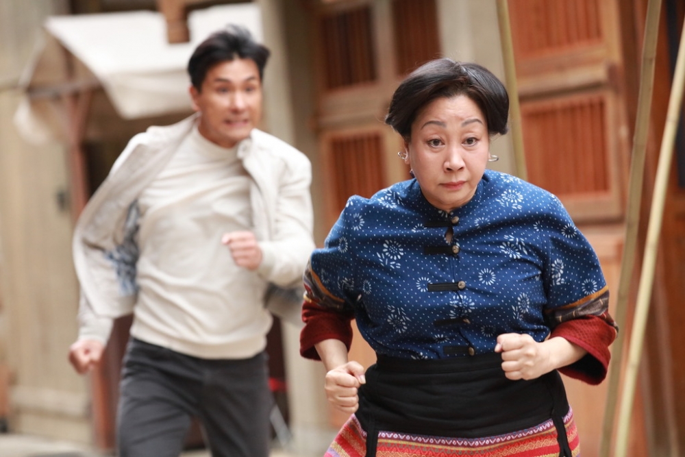 元秋在《鐵拳英雄》除了有武打動作,更有不少搞笑場面~