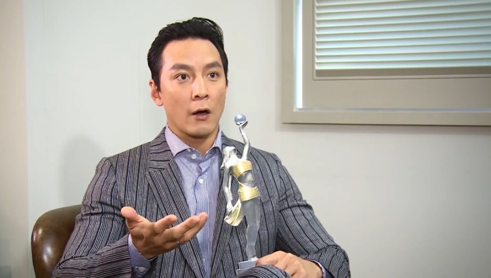 現時吳彥祖因為疫情關係,而未能回港拍攝!