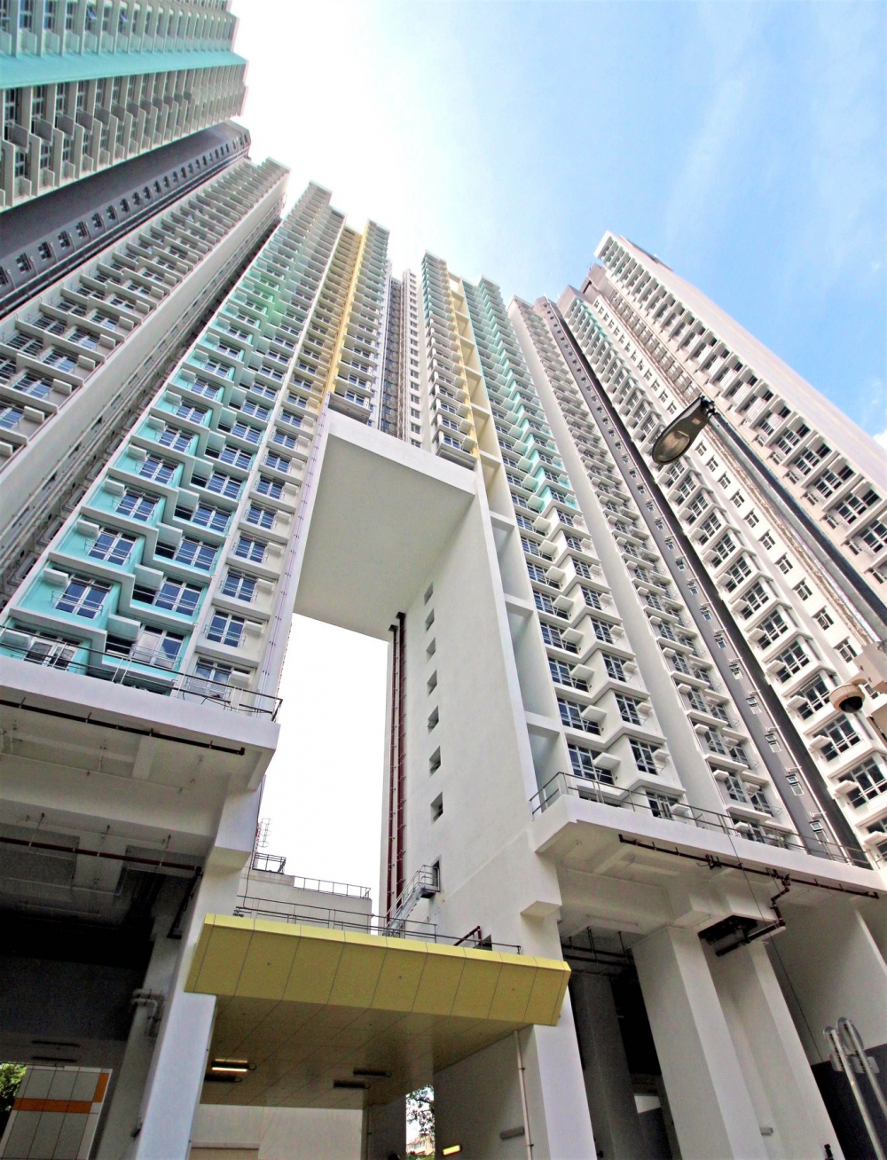 居屋2022及白居二2022預計今年第二季進行攪珠，第四季前者開始揀樓，後者向合資格申請者發出批准信。