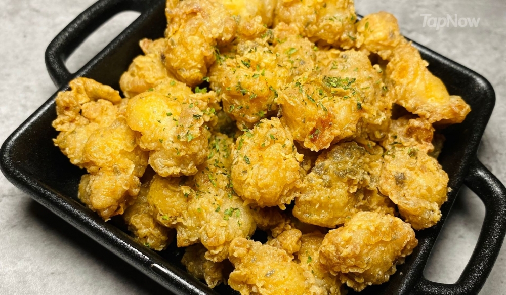 金黃雞軟骨 配是拉差蛋黃醬