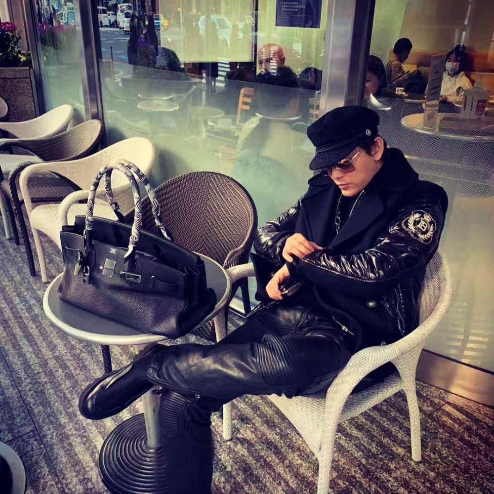 早年陳曉東夫婦曾到日本掃貨，並喺IG大晒戰利品。