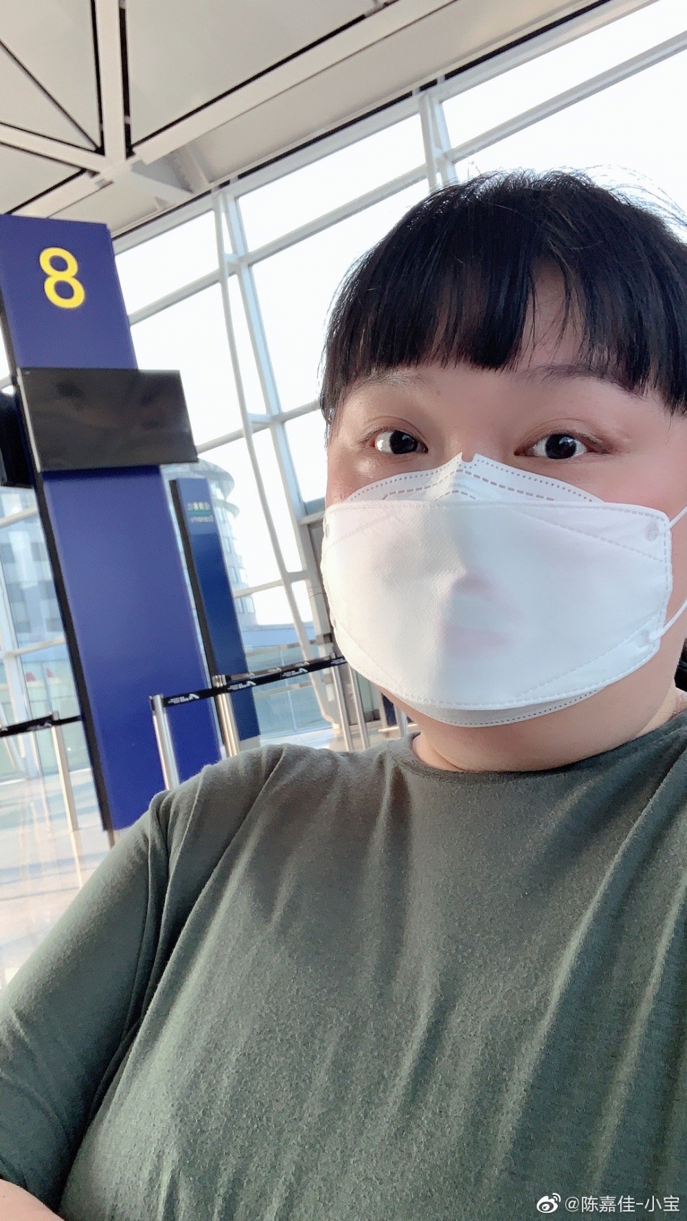 細細粒陳嘉佳自從簽約成曾志偉、王祖藍旗下藝人即獲安排北上發展