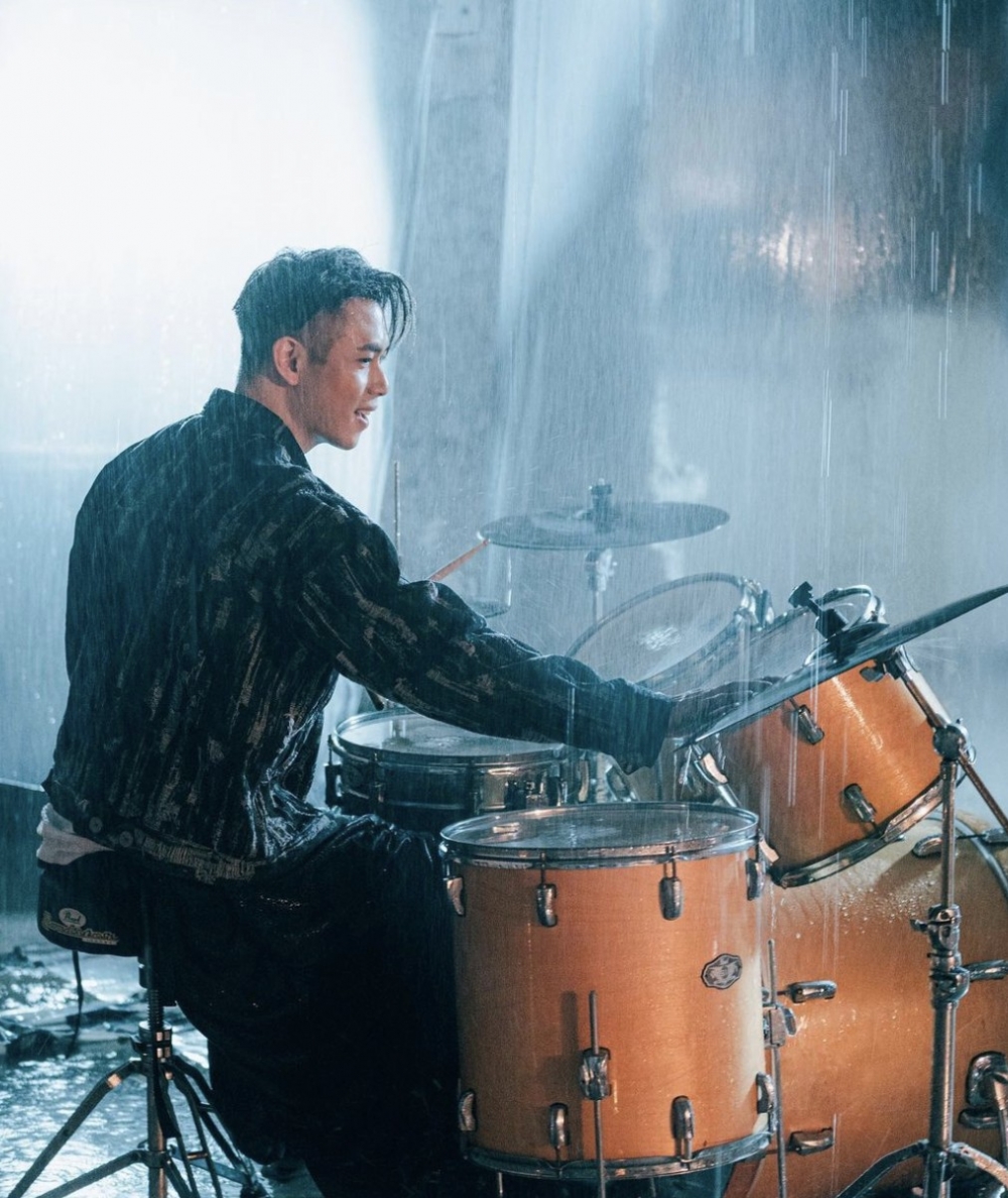 Anton曾出席AK MV拍攝