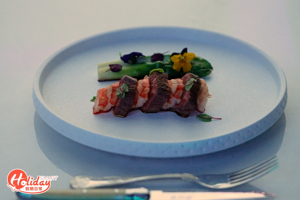 主菜有波士頓龍蝦配澳洲和牛,和牛似質軟腍,龍蝦入口啖啖Juicy。