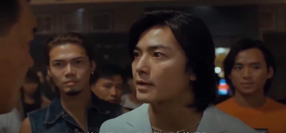 「青島伊面」抖音簡介中表明自己係鄭伊健fans，拍片為「致敬伊面」，共有16.5萬粉絲。