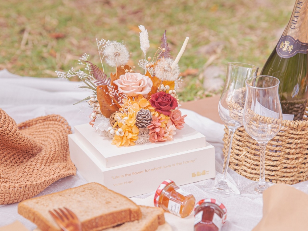 蒲公英的花語是永不止息的愛與自信勇敢。