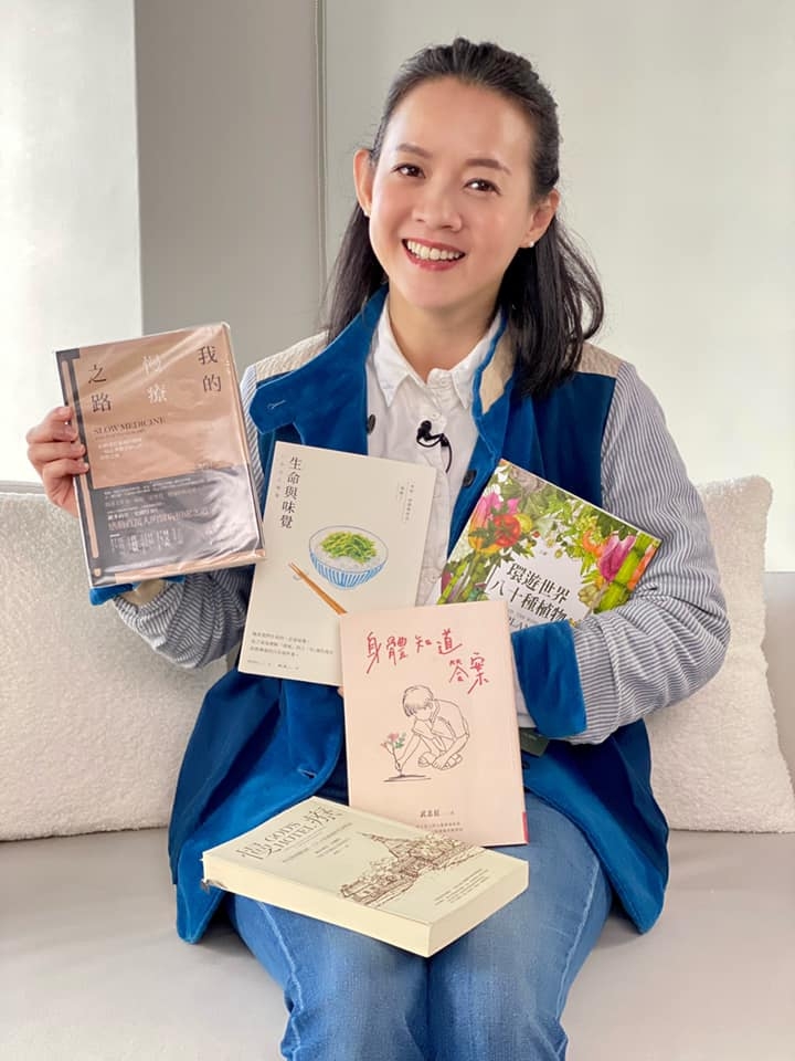 曾寶儀日前發文預早賀50歲生日。