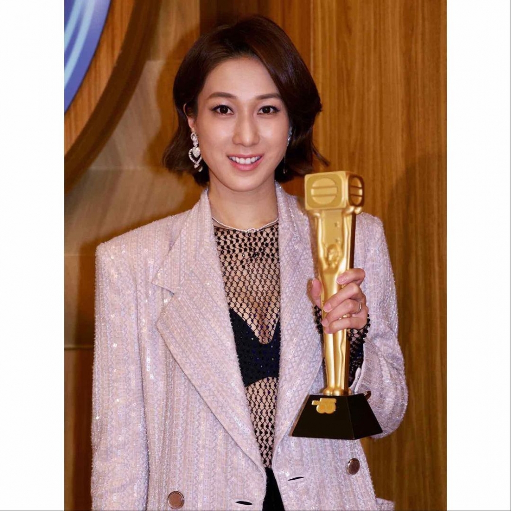 鐘嘉欣雖然失落最佳女主角，卻是不少人心目中嘅「民選視后」