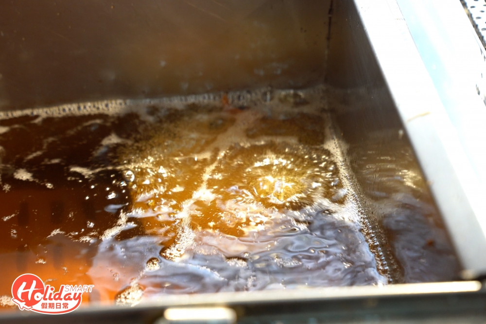 炸油糍外皮金黃色，入口脆卜卜。