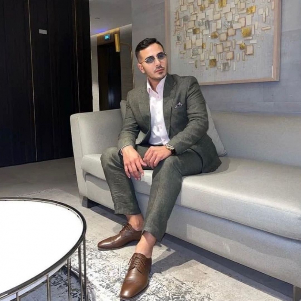 Tinder詐騙王｜交友APP扮高富帥呃巨款！Netflix紀錄片揭騙徒背景