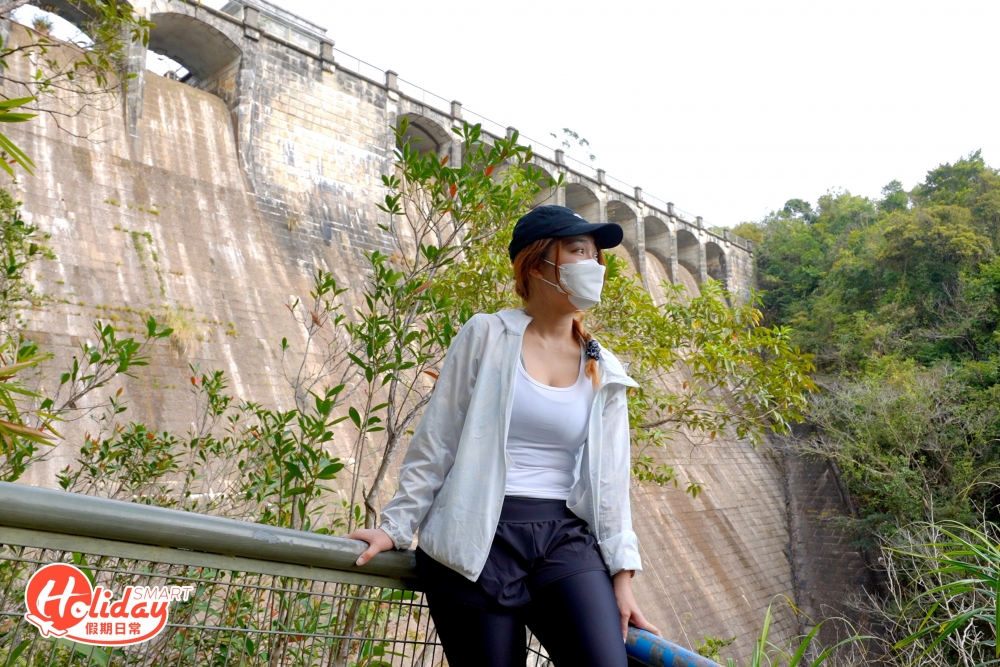 樓梯轉角位取景拍攝，往上看更可俯瞰上水塘的宏偉景觀。