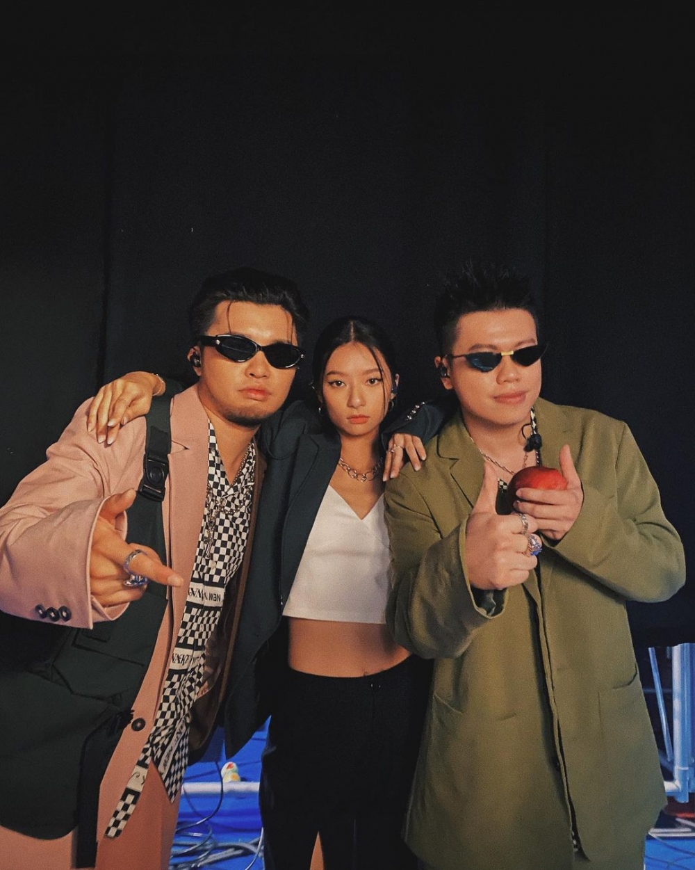 Kayan9896吳家忻(Jeannie)參與「試當真」成員MC $oHo(蘇豪)、KidNey(許賢)嘅歌曲《係咁先啦》爆紅