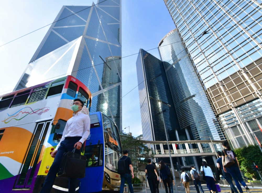 「中小企融資擔保計劃」下所有信貸擔保產品的申請期，延長1年至明年6月底。