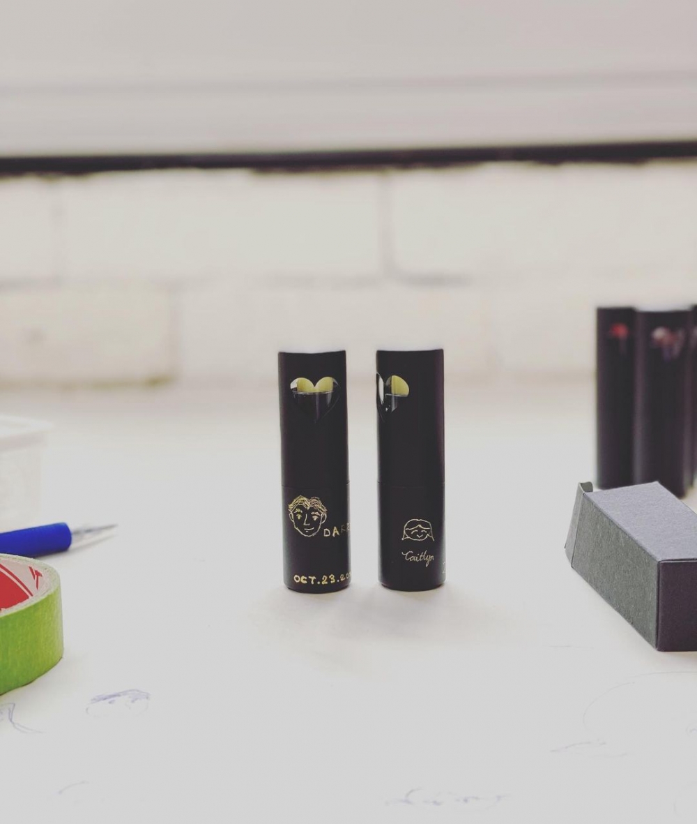 唇膏外可熨金刻上名字和愛語~