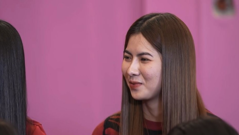 第8任妻子最離奇竟然喺同第4任妻子出外旅遊時相遇~