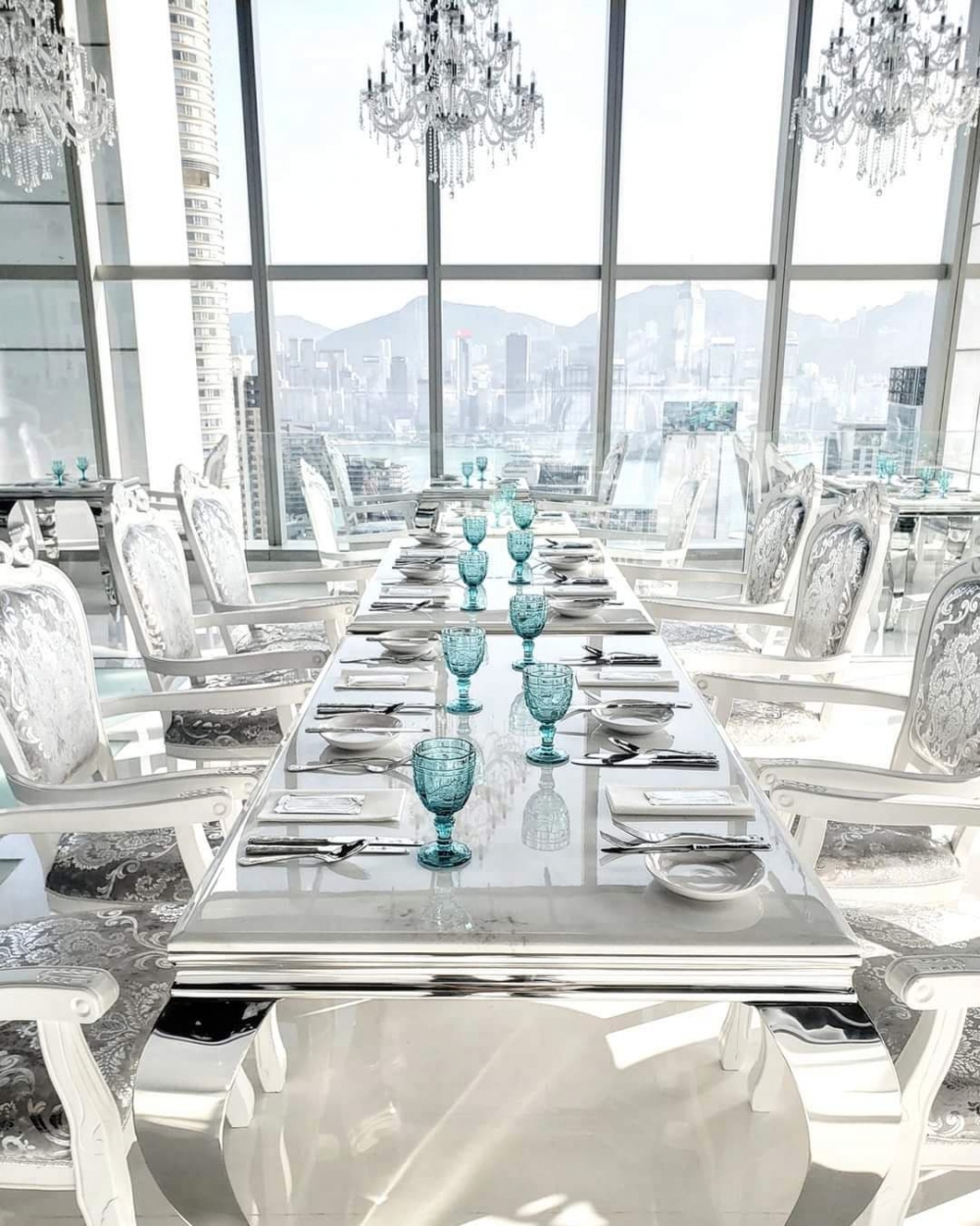 全新海景餐廳PHENOMENON WINE • DINE位於尖沙咀The ONE。